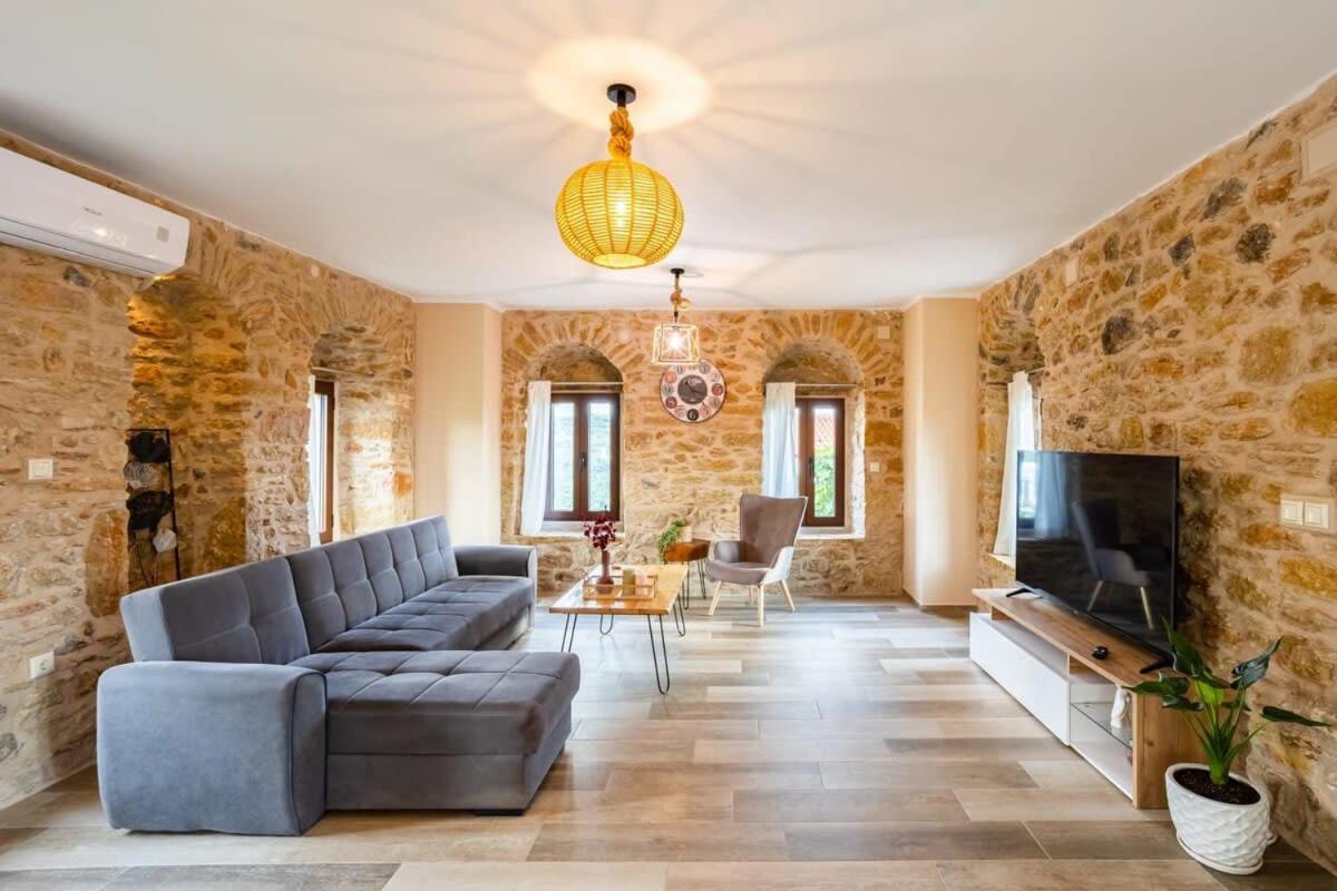 Mantineia Stone Villa-An Ethereal Getaway Megali Mantineia Luaran gambar