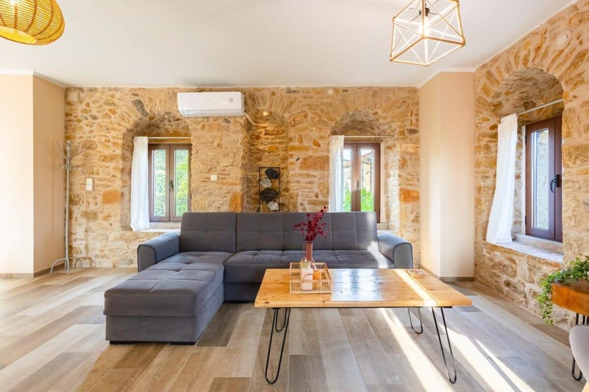 Mantineia Stone Villa-An Ethereal Getaway Megali Mantineia Luaran gambar