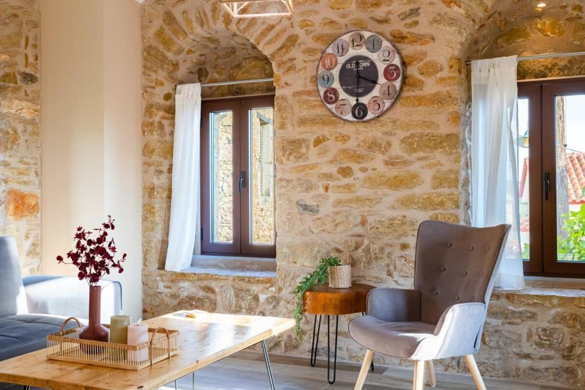 Mantineia Stone Villa-An Ethereal Getaway Megali Mantineia Luaran gambar