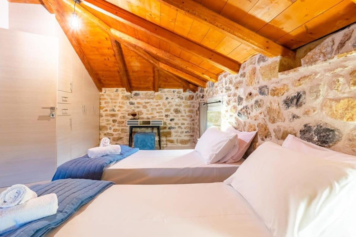 Mantineia Stone Villa-An Ethereal Getaway Megali Mantineia Luaran gambar